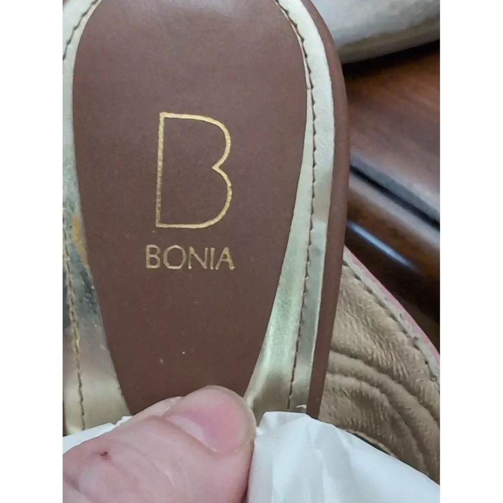 Bonia Women's pink leather‎ heels size 36